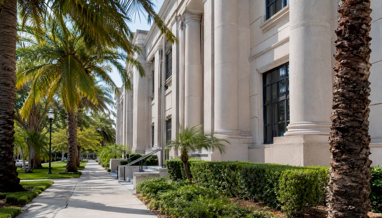Withhold of Adjudication in Florida: What It Really Means Florida courthouse building exterior in sunlight